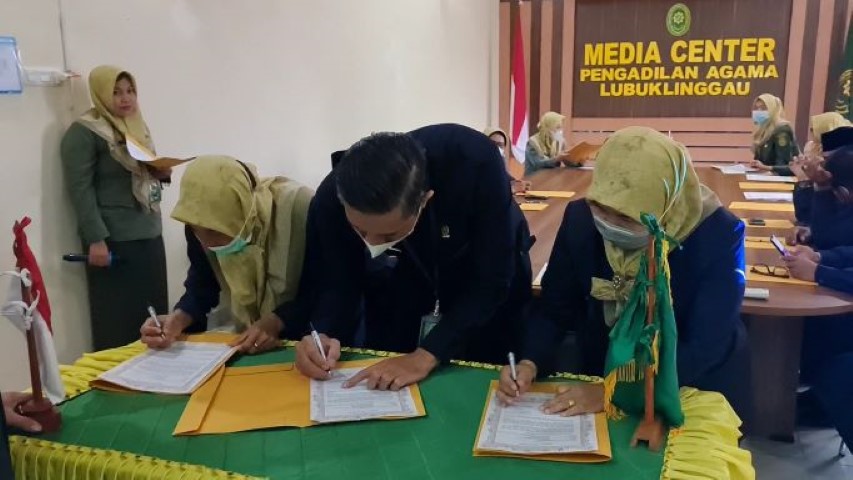 penandatanganan pakta integritas 2022 6